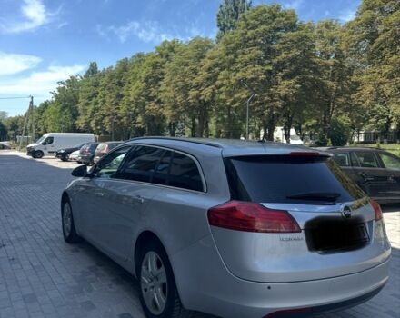 Серый Опель Инсигния, объемом двигателя 2 л и пробегом 300 тыс. км за 3899 $, фото 2 на Automoto.ua