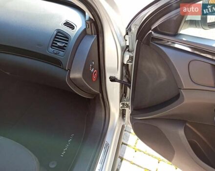 Серый Опель Инсигния, объемом двигателя 2 л и пробегом 237 тыс. км за 10199 $, фото 54 на Automoto.ua