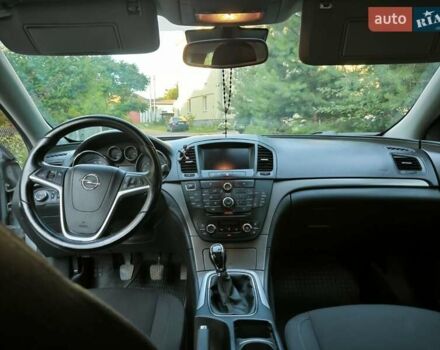 Серый Опель Инсигния, объемом двигателя 1.4 л и пробегом 270 тыс. км за 7300 $, фото 2 на Automoto.ua