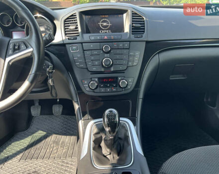 Серый Опель Инсигния, объемом двигателя 2 л и пробегом 213 тыс. км за 8950 $, фото 76 на Automoto.ua