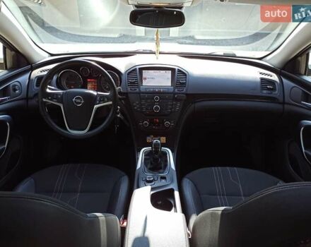 Серый Опель Инсигния, объемом двигателя 2 л и пробегом 237 тыс. км за 10199 $, фото 6 на Automoto.ua