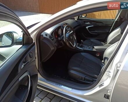 Серый Опель Инсигния, объемом двигателя 2 л и пробегом 237 тыс. км за 10199 $, фото 5 на Automoto.ua