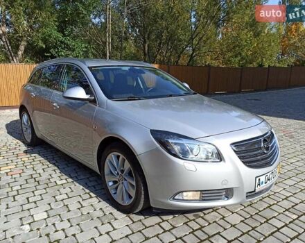 Серый Опель Инсигния, объемом двигателя 2 л и пробегом 237 тыс. км за 10199 $, фото 2 на Automoto.ua
