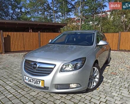 Серый Опель Инсигния, объемом двигателя 2 л и пробегом 237 тыс. км за 10199 $, фото 1 на Automoto.ua