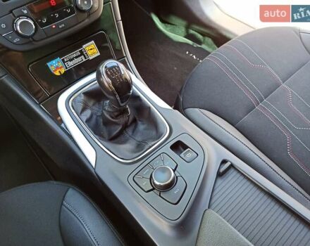 Серый Опель Инсигния, объемом двигателя 2 л и пробегом 237 тыс. км за 10199 $, фото 68 на Automoto.ua