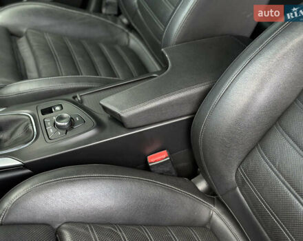 Сірий Опель Інсігнія, об'ємом двигуна 2 л та пробігом 270 тис. км за 7800 $, фото 45 на Automoto.ua