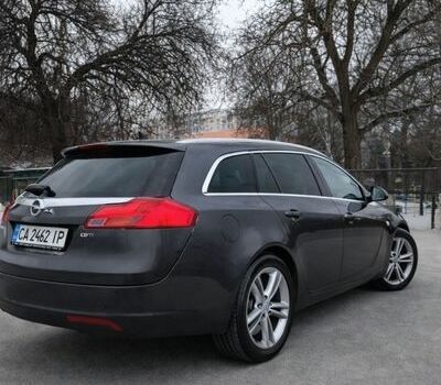 Серый Опель Инсигния, объемом двигателя 1.96 л и пробегом 256 тыс. км за 8800 $, фото 1 на Automoto.ua