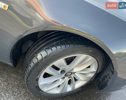 Серый Опель Инсигния, объемом двигателя 2 л и пробегом 213 тыс. км за 8950 $, фото 58 на Automoto.ua