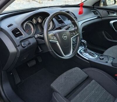 Серый Опель Инсигния, объемом двигателя 1.96 л и пробегом 256 тыс. км за 8800 $, фото 2 на Automoto.ua