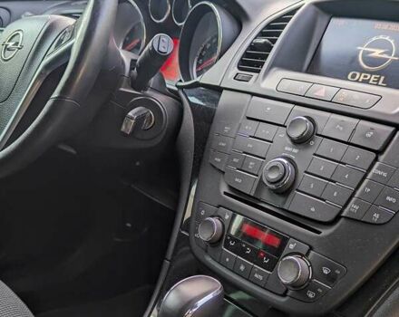 Сірий Опель Інсігнія, об'ємом двигуна 1.96 л та пробігом 225 тис. км за 9999 $, фото 6 на Automoto.ua