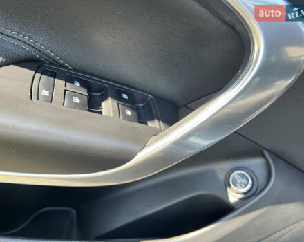 Серый Опель Инсигния, объемом двигателя 2 л и пробегом 213 тыс. км за 8950 $, фото 91 на Automoto.ua