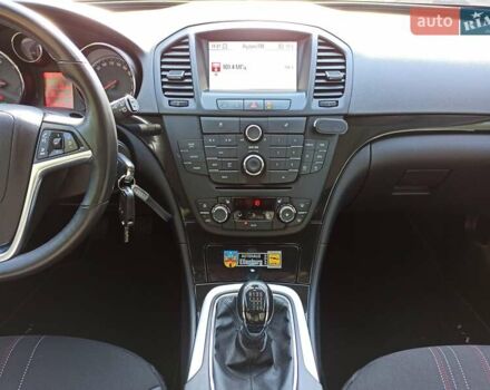 Серый Опель Инсигния, объемом двигателя 2 л и пробегом 237 тыс. км за 10199 $, фото 8 на Automoto.ua