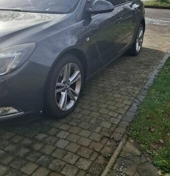 Серый Опель Инсигния, объемом двигателя 1.96 л и пробегом 324 тыс. км за 9000 $, фото 5 на Automoto.ua