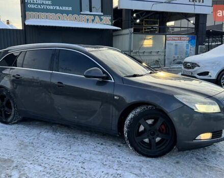 Серый Опель Инсигния, объемом двигателя 2 л и пробегом 292 тыс. км за 8300 $, фото 4 на Automoto.ua