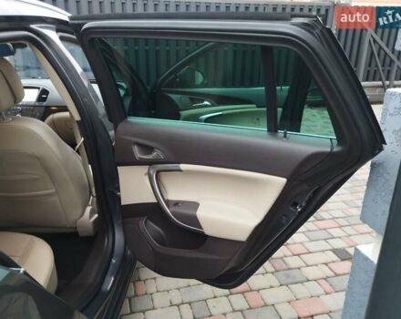 Серый Опель Инсигния, объемом двигателя 2 л и пробегом 293 тыс. км за 9500 $, фото 4 на Automoto.ua