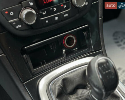 Сірий Опель Інсігнія, об'ємом двигуна 2 л та пробігом 270 тис. км за 7800 $, фото 42 на Automoto.ua