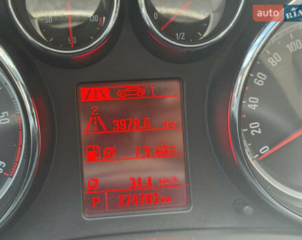 Сірий Опель Інсігнія, об'ємом двигуна 2 л та пробігом 275 тис. км за 7800 $, фото 10 на Automoto.ua