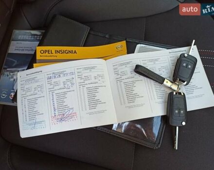 Серый Опель Инсигния, объемом двигателя 2 л и пробегом 237 тыс. км за 10199 $, фото 12 на Automoto.ua
