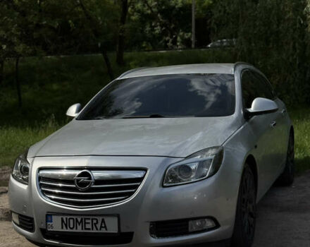 Серый Опель Инсигния, объемом двигателя 1.96 л и пробегом 233 тыс. км за 9500 $, фото 3 на Automoto.ua
