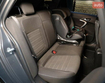 Сірий Опель Інсігнія, об'ємом двигуна 2 л та пробігом 225 тис. км за 10800 $, фото 26 на Automoto.ua