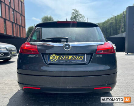 Серый Опель Инсигния, объемом двигателя 2 л и пробегом 224 тыс. км за 10800 $, фото 4 на Automoto.ua