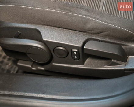 Сірий Опель Інсігнія, об'ємом двигуна 2 л та пробігом 225 тис. км за 10800 $, фото 17 на Automoto.ua