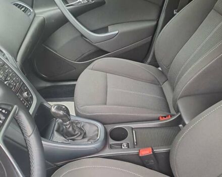 Серый Опель Инсигния, объемом двигателя 1.69 л и пробегом 229 тыс. км за 7800 $, фото 9 на Automoto.ua