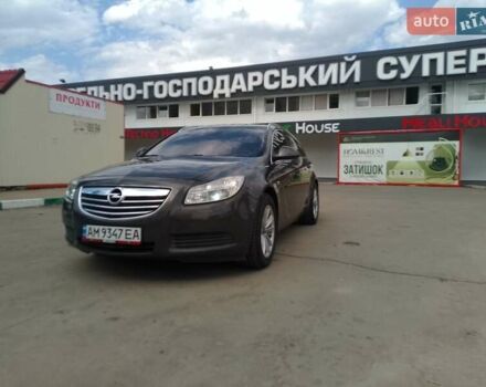 Серый Опель Инсигния, объемом двигателя 1.96 л и пробегом 280 тыс. км за 9500 $, фото 1 на Automoto.ua