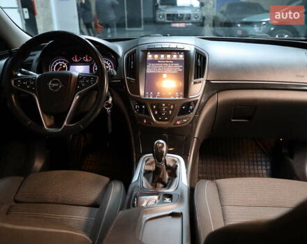 Сірий Опель Інсігнія, об'ємом двигуна 2 л та пробігом 225 тис. км за 10800 $, фото 22 на Automoto.ua