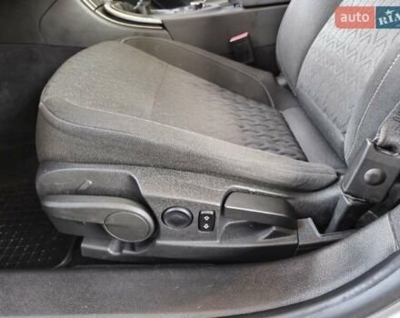 Сірий Опель Інсігнія, об'ємом двигуна 1.96 л та пробігом 322 тис. км за 8000 $, фото 49 на Automoto.ua