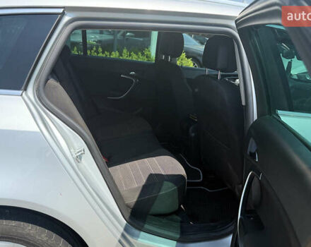 Сірий Опель Інсігнія, об'ємом двигуна 1.96 л та пробігом 277 тис. км за 9700 $, фото 11 на Automoto.ua