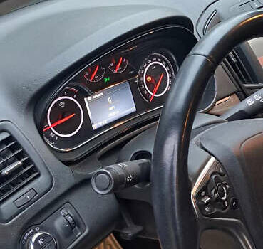 Серый Опель Инсигния, объемом двигателя 1.96 л и пробегом 292 тыс. км за 11000 $, фото 34 на Automoto.ua