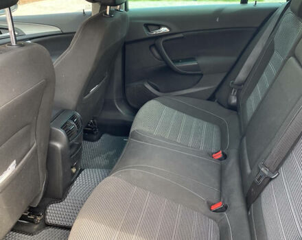 Серый Опель Инсигния, объемом двигателя 2 л и пробегом 211 тыс. км за 9500 $, фото 10 на Automoto.ua