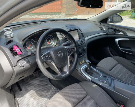 Серый Опель Инсигния, объемом двигателя 2 л и пробегом 211 тыс. км за 9500 $, фото 8 на Automoto.ua