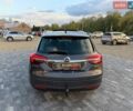 Серый Опель Инсигния, объемом двигателя 2 л и пробегом 295 тыс. км за 8999 $, фото 6 на Automoto.ua