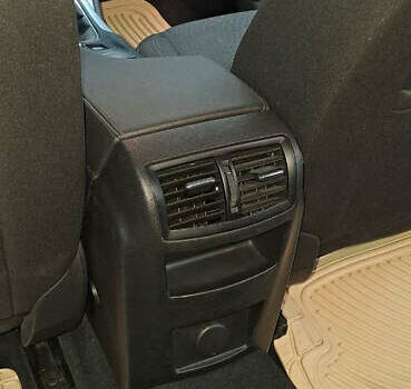 Серый Опель Инсигния, объемом двигателя 1.96 л и пробегом 292 тыс. км за 11000 $, фото 32 на Automoto.ua