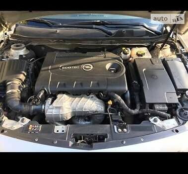 Серый Опель Инсигния, объемом двигателя 2 л и пробегом 270 тыс. км за 10499 $, фото 6 на Automoto.ua