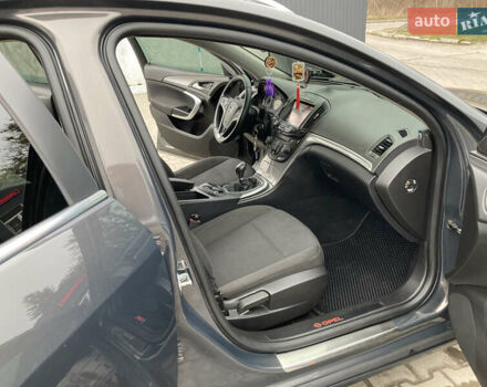 Сірий Опель Інсігнія, об'ємом двигуна 1.96 л та пробігом 238 тис. км за 10500 $, фото 4 на Automoto.ua