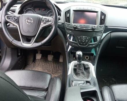 Серый Опель Инсигния, объемом двигателя 2 л и пробегом 240 тыс. км за 9500 $, фото 1 на Automoto.ua