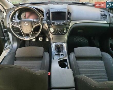 Сірий Опель Інсігнія, об'ємом двигуна 1.96 л та пробігом 300 тис. км за 9000 $, фото 7 на Automoto.ua