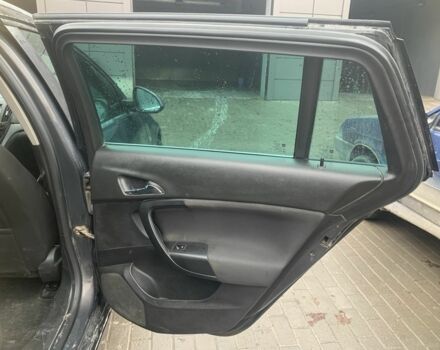 Сірий Опель Інсігнія, об'ємом двигуна 2 л та пробігом 322 тис. км за 9000 $, фото 6 на Automoto.ua