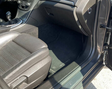 Сірий Опель Інсігнія, об'ємом двигуна 1.96 л та пробігом 297 тис. км за 11000 $, фото 74 на Automoto.ua