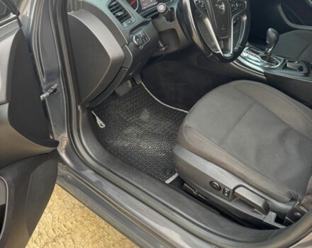 Сірий Опель Інсігнія, об'ємом двигуна 2 л та пробігом 240 тис. км за 9000 $, фото 3 на Automoto.ua