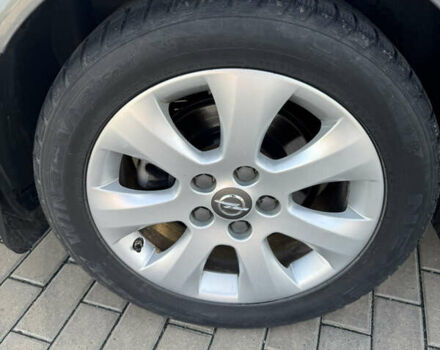 Сірий Опель Інсігнія, об'ємом двигуна 1.6 л та пробігом 185 тис. км за 8200 $, фото 11 на Automoto.ua