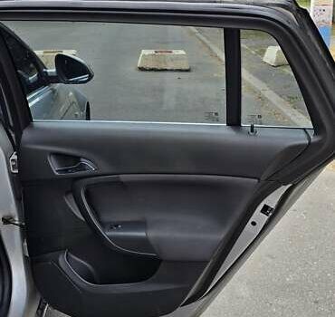 Сірий Опель Інсігнія, об'ємом двигуна 1.96 л та пробігом 249 тис. км за 13100 $, фото 12 на Automoto.ua