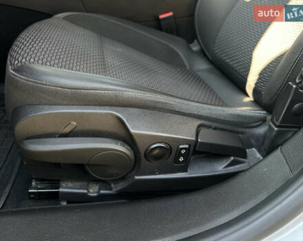 Сірий Опель Інсігнія, об'ємом двигуна 1.6 л та пробігом 249 тис. км за 9800 $, фото 27 на Automoto.ua