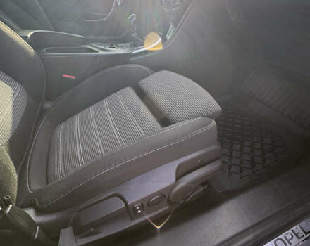 Сірий Опель Інсігнія, об'ємом двигуна 1.6 л та пробігом 185 тис. км за 8200 $, фото 26 на Automoto.ua