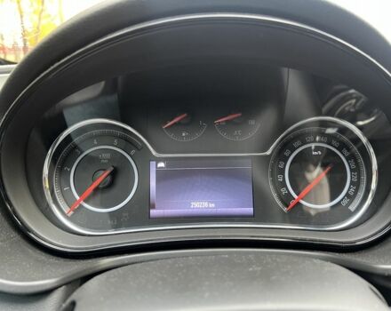 Серый Опель Инсигния, объемом двигателя 1.6 л и пробегом 250 тыс. км за 11000 $, фото 6 на Automoto.ua