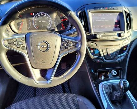 Серый Опель Инсигния, объемом двигателя 2 л и пробегом 294 тыс. км за 10500 $, фото 6 на Automoto.ua