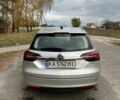 Серый Опель Инсигния, объемом двигателя 1.6 л и пробегом 250 тыс. км за 11000 $, фото 2 на Automoto.ua